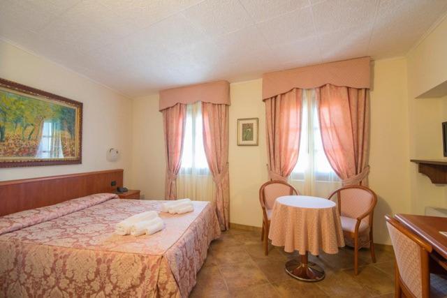 Albergo Giardino Sannazzaro de' Burgondi Exteriér fotografie