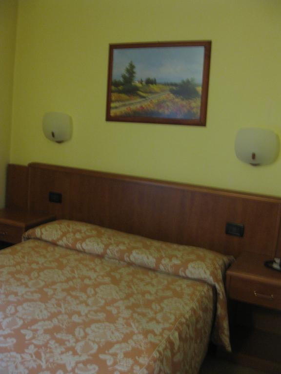 Albergo Giardino Sannazzaro de' Burgondi Pokoj fotografie